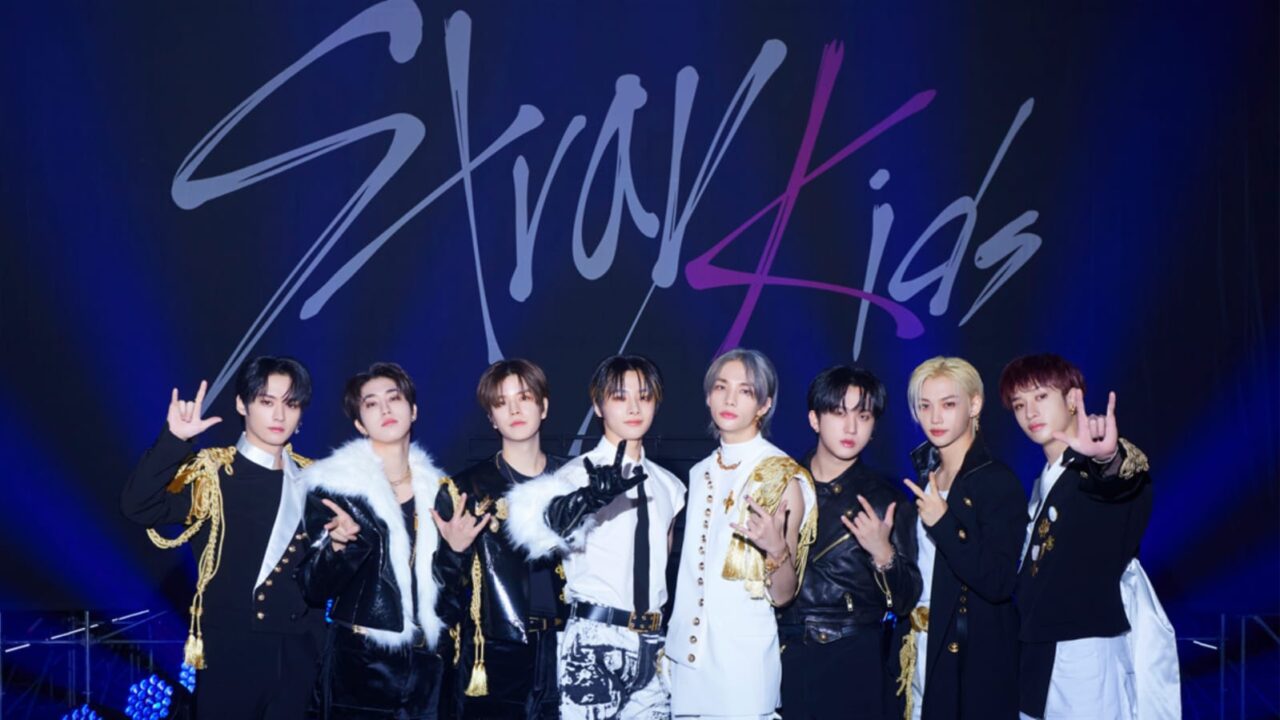 Stray Kids' 5 Star is the No.1 in the best-selling CDs in the U.S. and No.2 in the best-selling CD overall