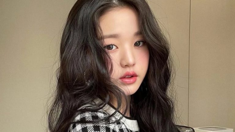 IVE's Jang Won Young