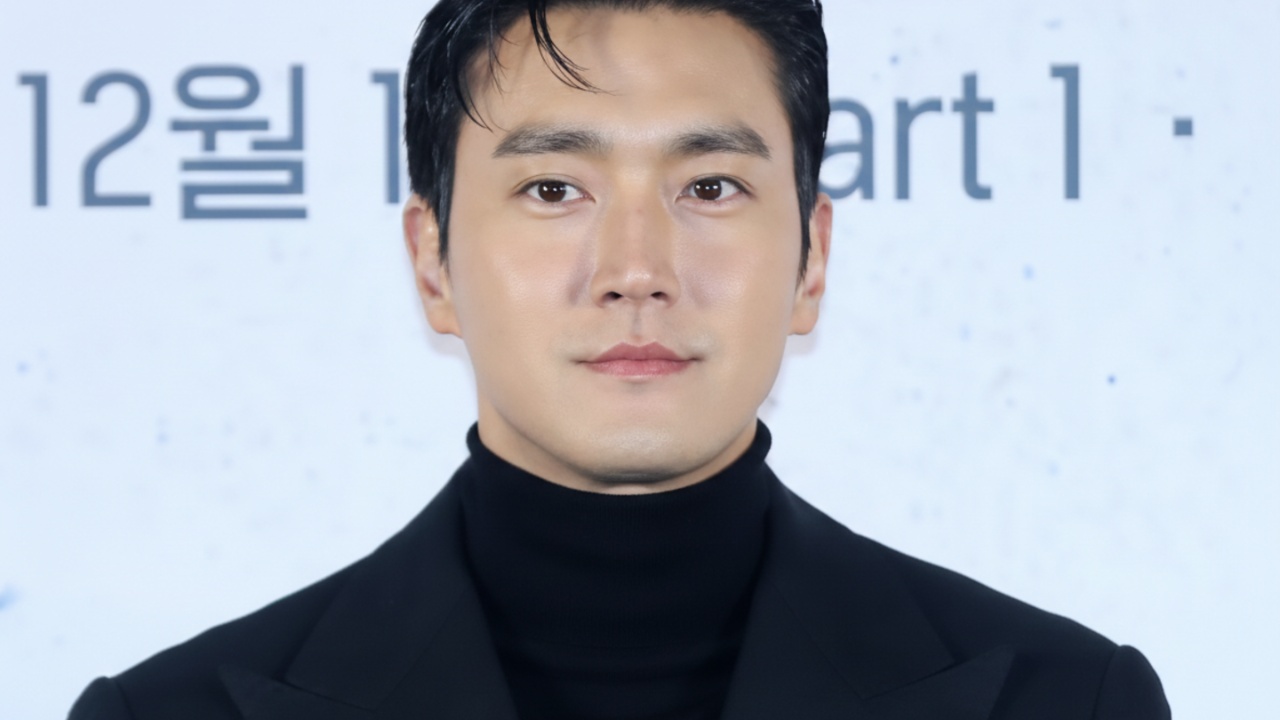 Choi Siwon Faces Backlash Over Political Posts, Fans Call for Super Junior Departure