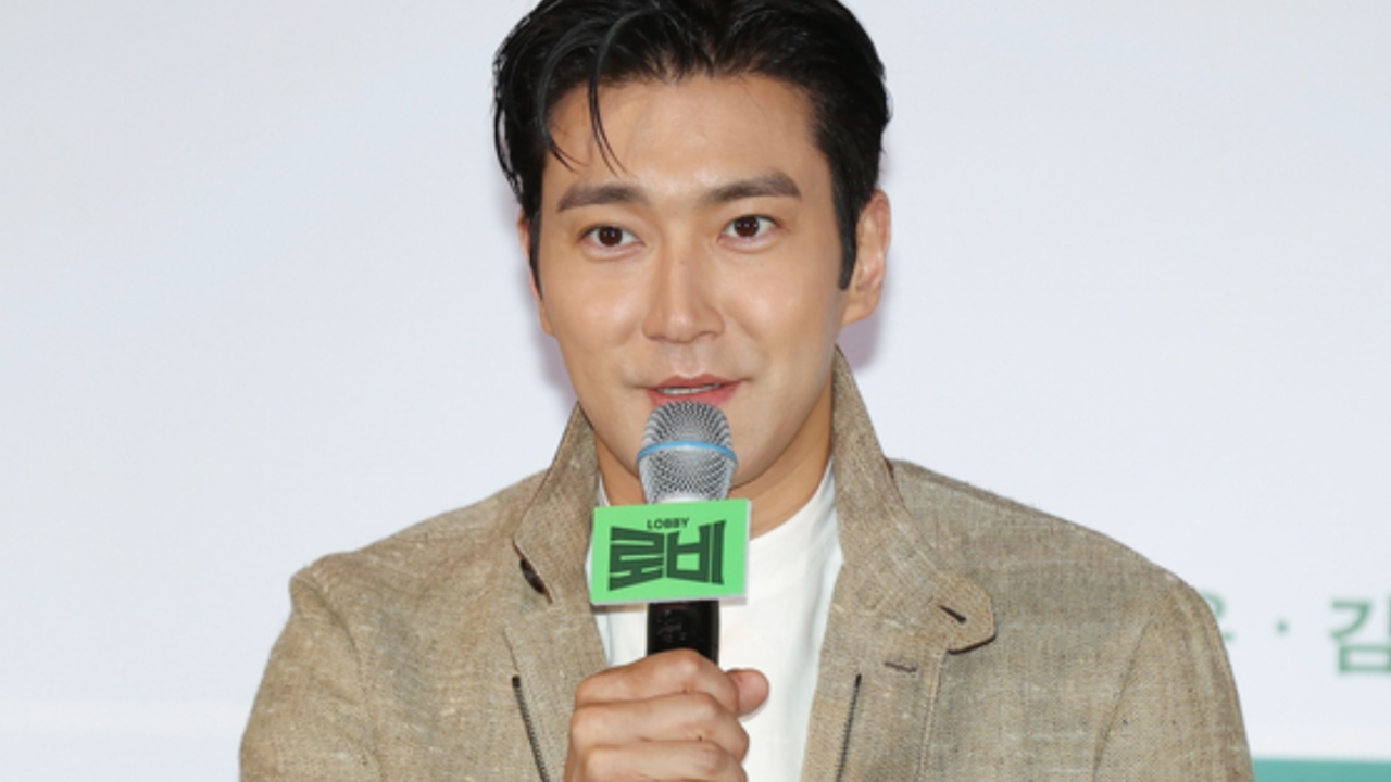 Choi Siwon Faces Backlash Over Political Posts, Fans Call for Super Junior Departure