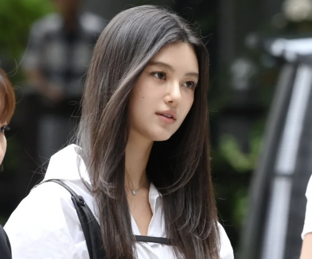 Danielle Sparks Speculation of New Idol Group Amid THE BLACK LABEL Connections