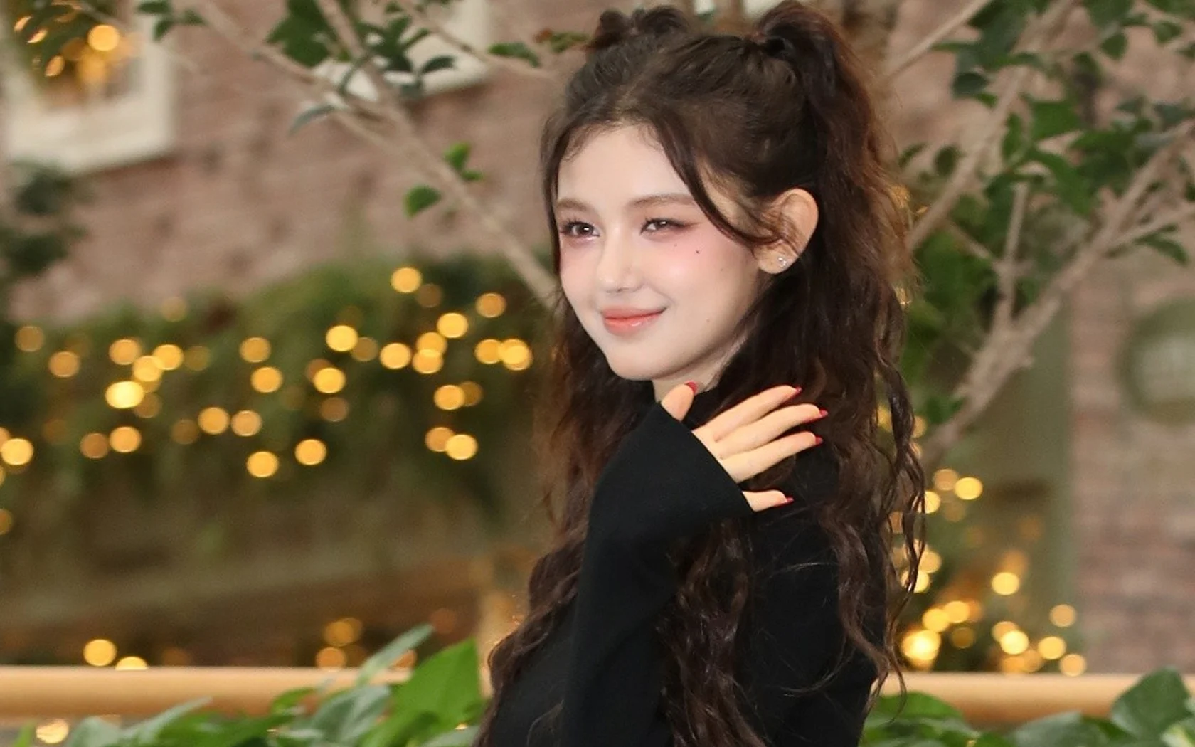 Danielle Sparks Speculation of New Idol Group Amid THE BLACK LABEL Connections