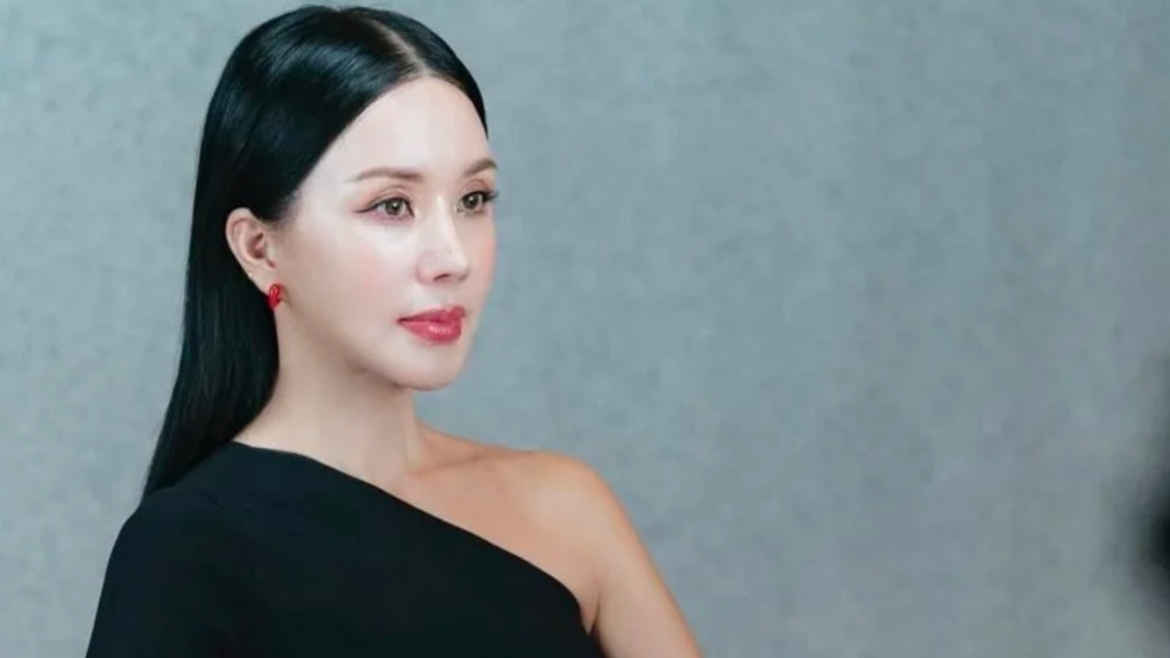 Uhm Jung Hwa Reveals Surprising Past Connection to HYBE Founder on Suchwita