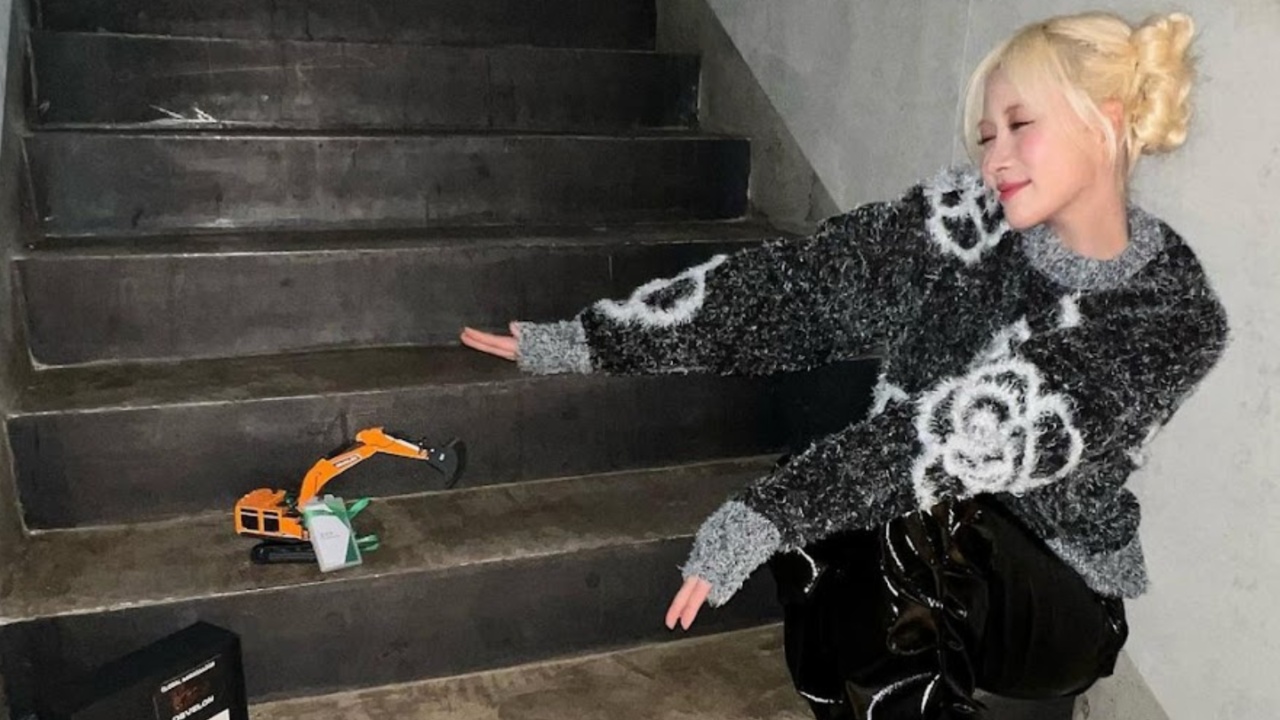 WJSN’s Dayoung Breaks New Ground as Global Ambassador for HD Hyundai’s DEVELON Brand