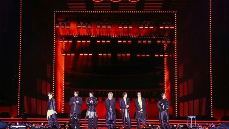 HYBE Stock Plummets Below 300,000 KRW Despite BTS’s Record-Breaking Comeback Success