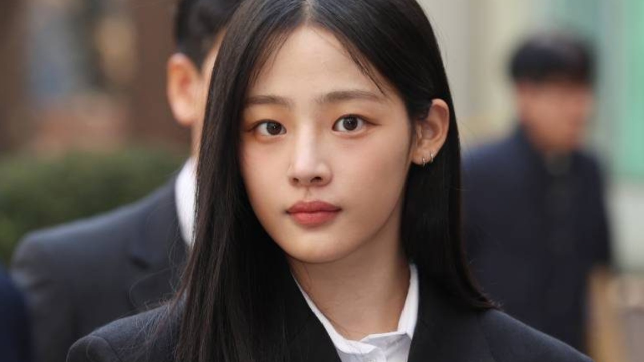 Hanni Returns to ADOR as Minji’s Future Remains Uncertain Amid Group Dispute