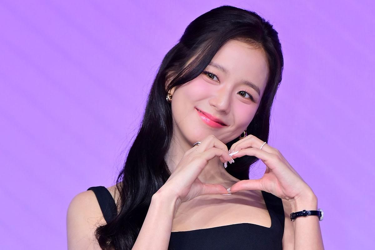 Jisoo Opens Up About Excitement, Not Tears, During Boyfriend on Demand Filming