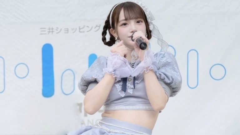 Shirasu Ayano Goes Viral for Embracing Natural Waist Fold, Sparking Body Positivity Trend