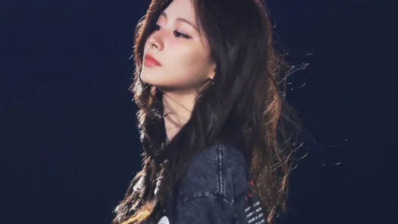 Tzuyu Triumphs in Taiwan, Driving TWICE to Historic Concert Records